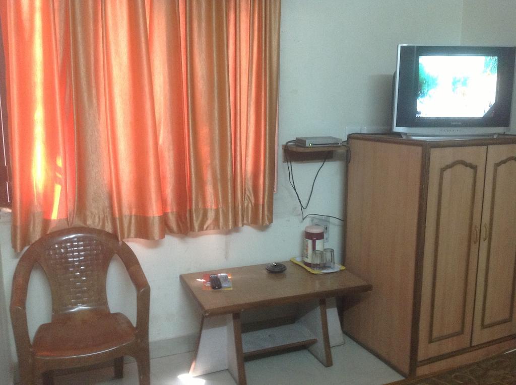 Hotel Kamal Kunj Джайпур Екстериор снимка