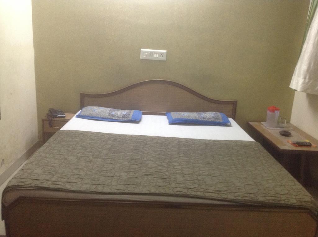 Hotel Kamal Kunj Джайпур Стая снимка