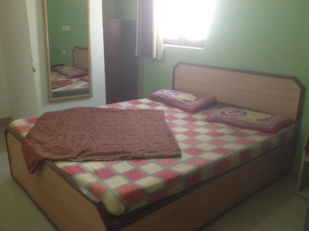 Hotel Kamal Kunj Джайпур Стая снимка